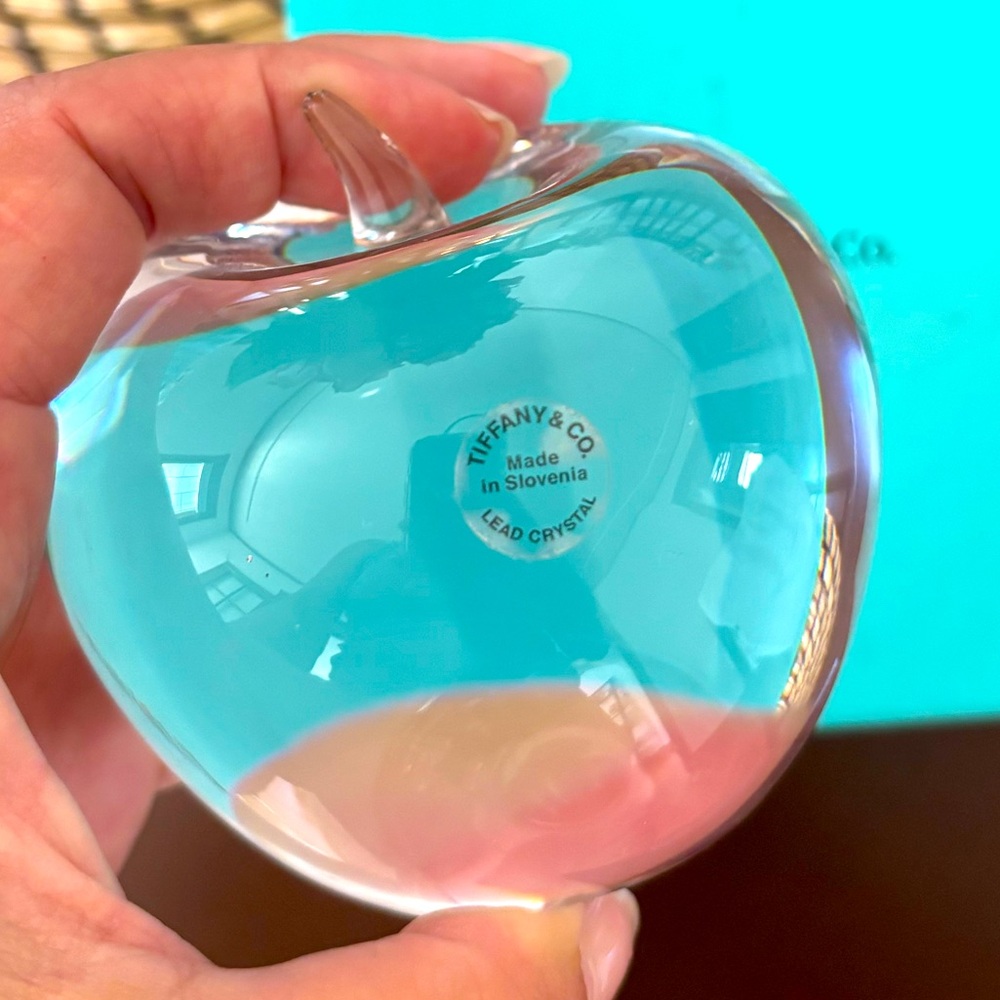 Tiffany & Co. crystal apple paperweight. 🍎